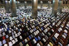 Gambar Artikel Ratusan Satpol PP Jaga Keamanan Tarawih Akbar di Masjid Istiqlal