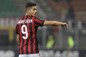 Cetak Gol Kemenangan ke Gawang Genoa, Striker AC Milan Dipuji Sang Pelatih