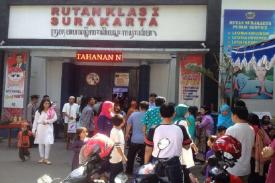 Gambar Artikel Maraknya Peredaran Narkoba di Rutan.. Rutan di Solo Lakukan Razia di Kelas 1