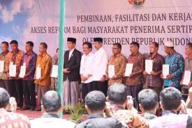 Jokowi Bertutur Terbalik?: &quot;Jangan dikompor-kompori politisi mau&quot;