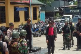 Operasi gabungan pasukan  Polri dan TNI