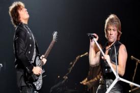 Celana Bon Jovi Dilempar Keluar Jendela