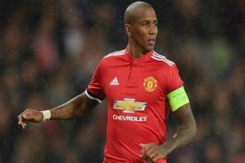 Gambar Artikel Ashley Young : &quot;Kami Tidak Akan Mengatakan Bahwa Kami Akan Menyerah&quot;